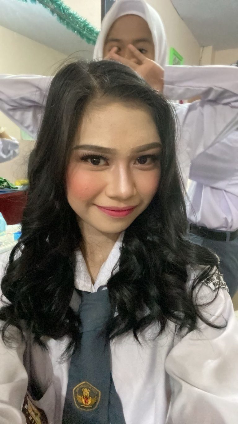 Make Up SMK Prima Tiara